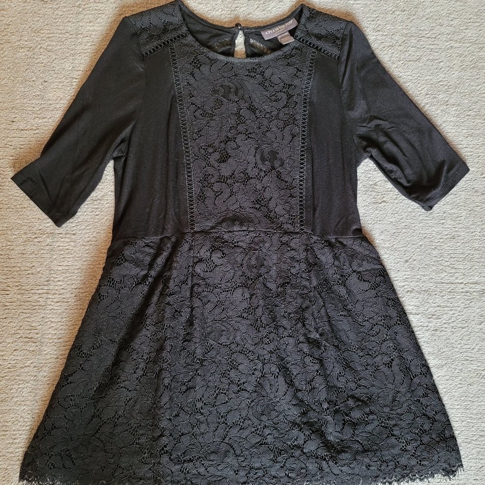 A Pea in the Pod Maternity lace top